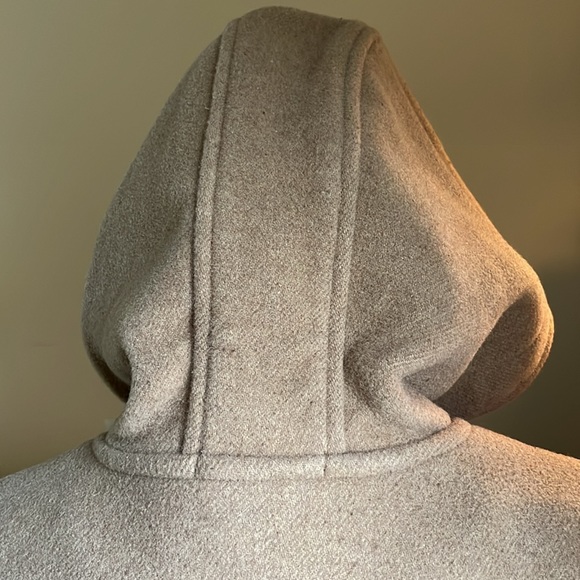 Barbour wool duffle coat with hood. Excellent condition. - Picture 6 of 14